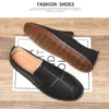 MOCASSINS EN CUIR BEIGE ET  NOIR INTEMPORELS 2025